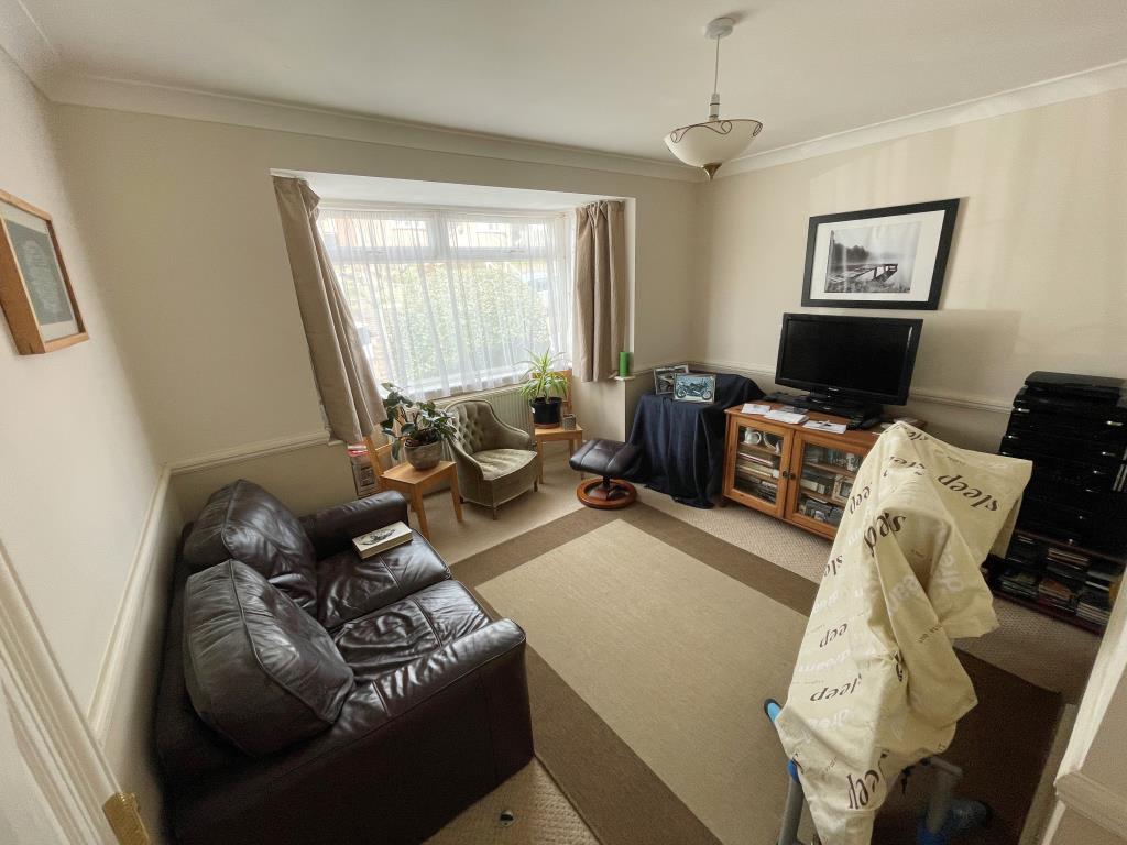 Lot: 38 - TWO-BEDROOM DETACHED BUNGALOW FOR IMPROVEMENT - Bedroom two with bay window
